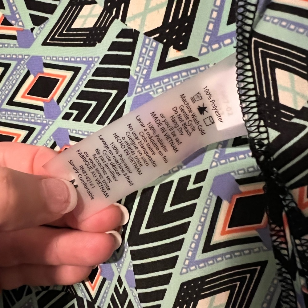 LuLaRoe Joy medium womens vest lightweight layer or coverup geometric print - Picture 8 of 12